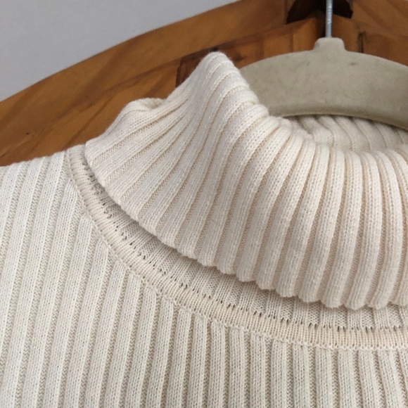 Newport News ribbed short sleeve turtleneck - Picture 2 of 3